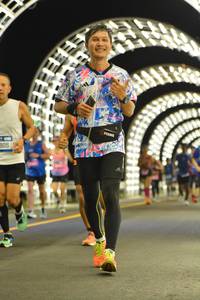 BIB: 905
                            <button type="button" onclick="openModal(20205331)" class="btn btn-primary btn-sm float-right btn-popup" data-toggle="modal" data-target=".modal-high-quality">
                        <i class="fas fa-shopping-cart"></i> Add to Cart
                    </button>
                                            <button type="button" onclick="isThisMe(20205331, true)" class="btn btn-success btn-sm float-right btn-popup btn-isme hidden" data-toggle="tooltip" data-placement="bottom" title="นี่คือรูปของคุณใช่ไหม คลิกที่นี่เพื่อเอาเข้าอัลบั้ม">
                        <i class="fas fa-plus"></i> Add to album
                    </button>
                    <button type="button" onclick="isThisMe(20205331, false)" class="btn btn-warning btn-sm float-right btn-popup btn-isnotme hidden">
                        <i class="fas fa-ban"></i> Remove from album
                    </button>